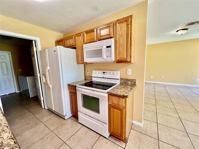 Photo - 1104 Bermar St