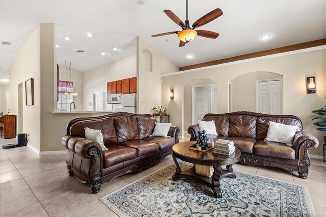 Photo - 805 Lewis Pl