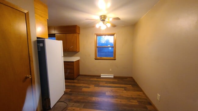 Photo - 145 8th Ave E