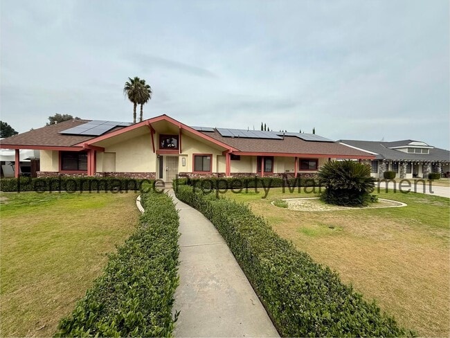 Building Photo - 11906 Christy Ave Unit A