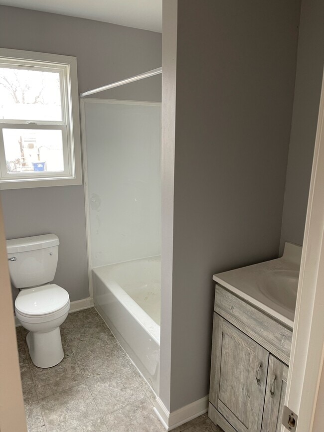 Photo - 8175 Center Dr