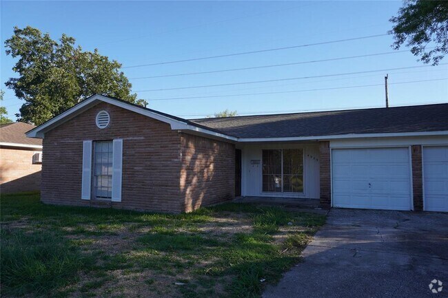 Building Photo - 4939 Trail Lake Dr Rental