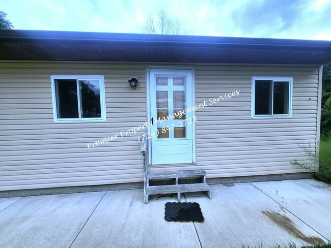 Building Photo - 129 Kennard Rd Unit 2 Rental