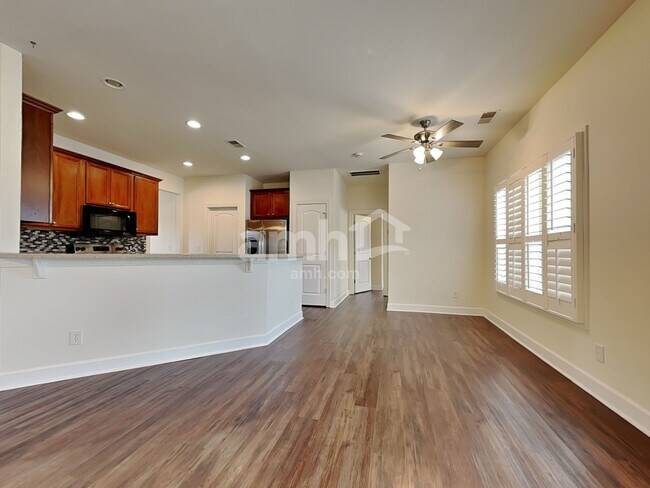 Photo - 2 Stone Gate Ct