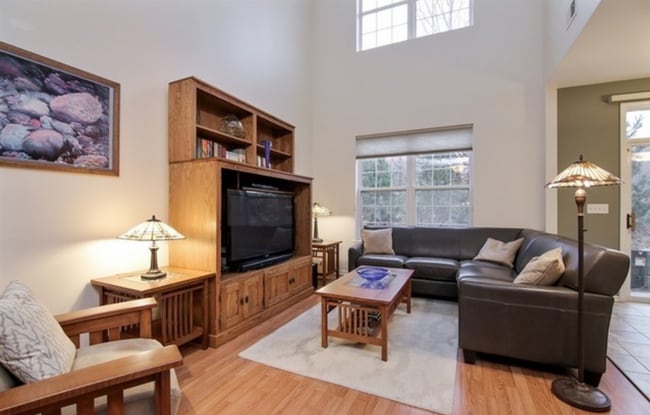 Photo - 967 Kensington Dr