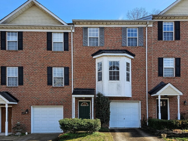 Building Photo - 3-Level Townhome with Two Primary Suites