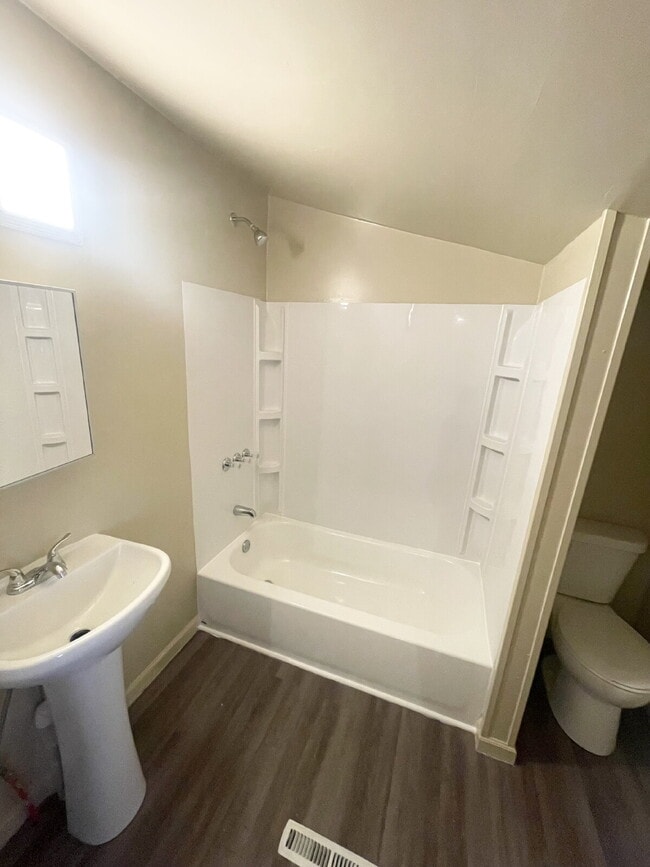 Photo - 2 Bedroom located on a quiet street in popular Beech Grove