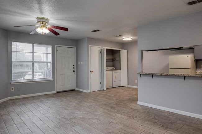 Photo - 107 Shannon Cir