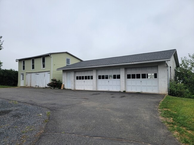 4098 Division Hwy