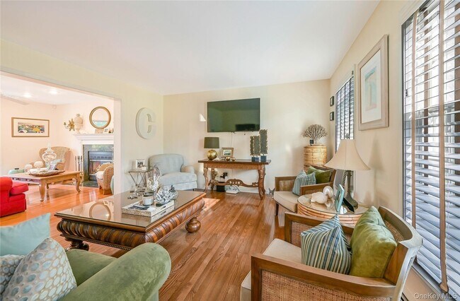 215 Kouros Rd