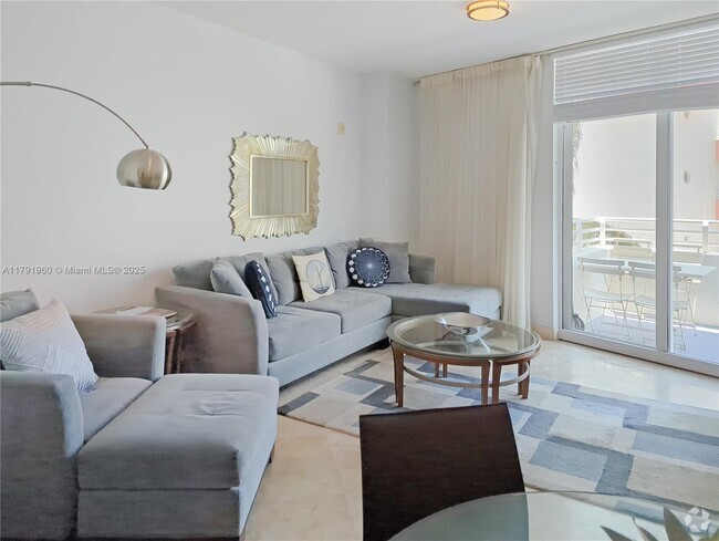 Building Photo - 225 Collins Ave Unit 4J Rental