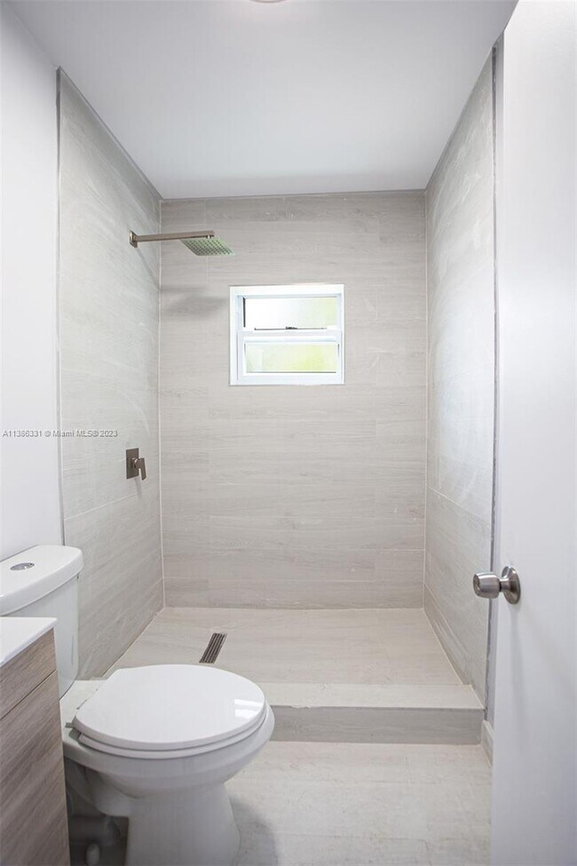 Photo - 2424 NW 7th Ct