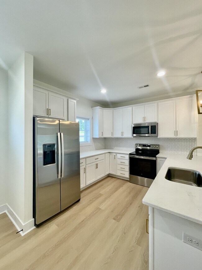Photo - 556 Leesville Rd