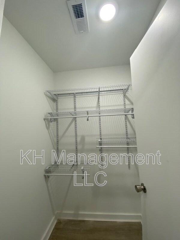 Photo - 3932-36 Mt Vernon St