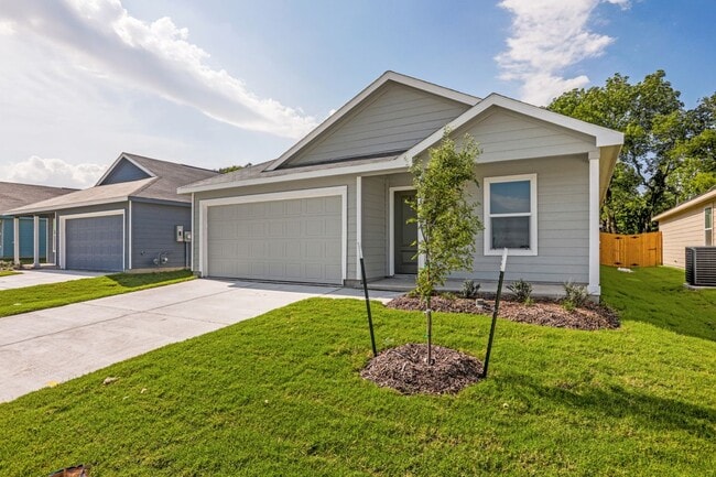 Photo - 1025 MacNab Dr House