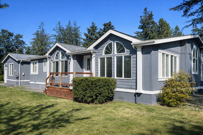 Building Photo - Wake up just steps from Penn Cove with space to spread out, store your boat, and fully enjoy Whid...