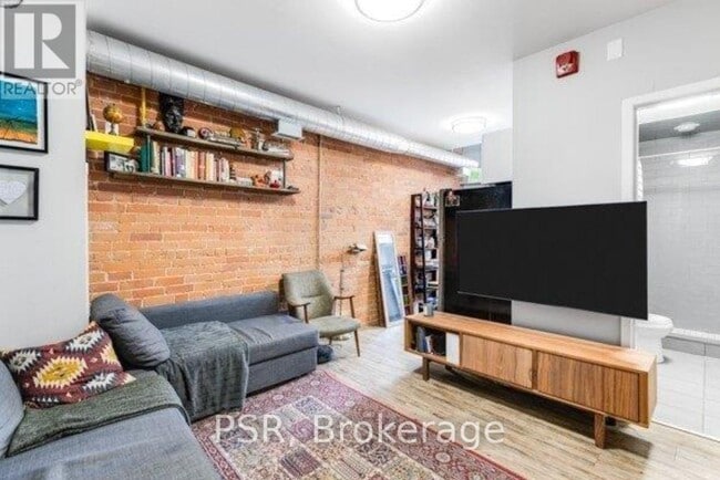 Photo - 2870 Dundas St W Unit 310