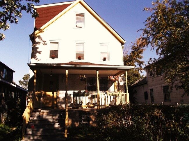 Building Photo - 2025 Ashland Ave Unit 2nd