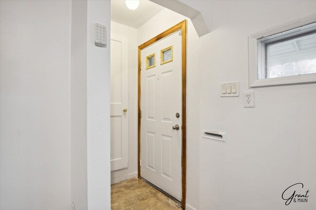 Photo - $1200 - 3 bedroom Eastpointe