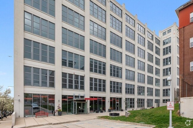 Building Photo - 50 Dey St Rental