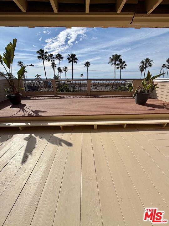 653 Ramona Ave