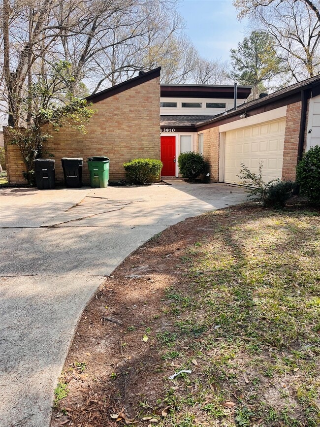 Building Photo - 3910 Hidden Glen Dr