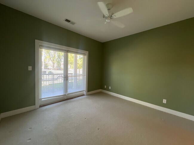 Photo - EDGEWATER - Larchmont