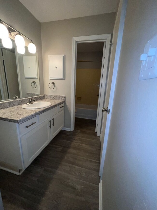 Photo - Claremont Hills