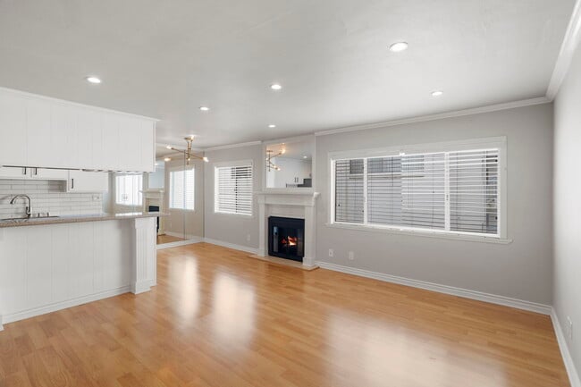 Building Photo - 11639 Chenault St Unit 501