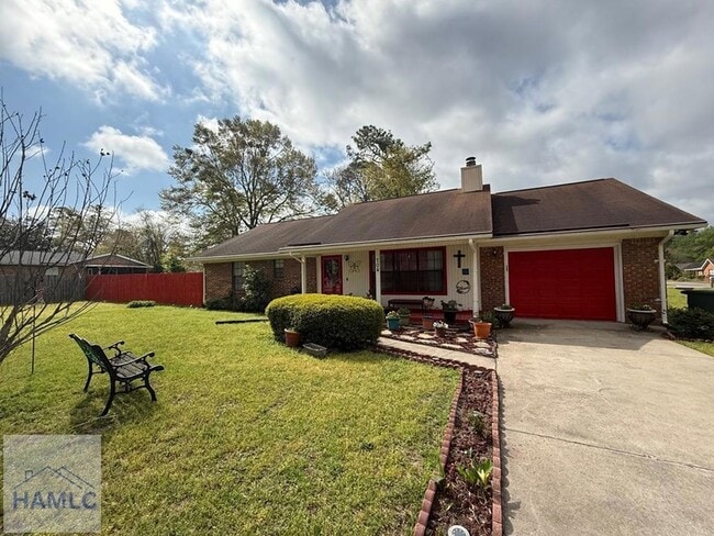 Photo - 704 Olive St