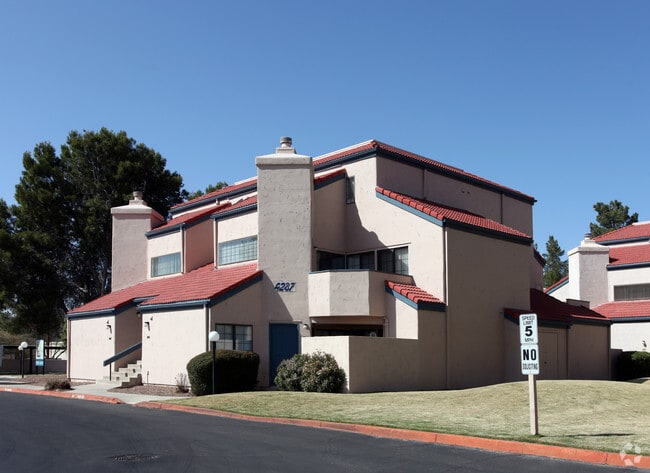 Primary Photo - River Grove Condominiums