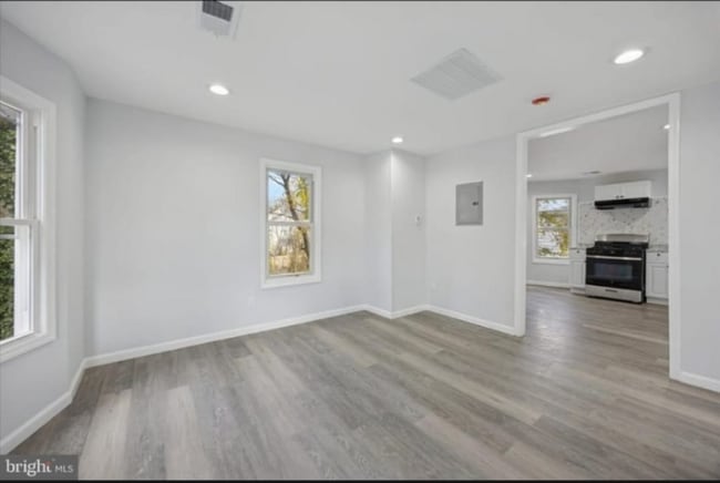 Photo - 566 Rutherford Ave Unit 1