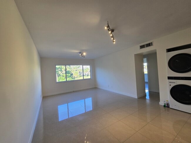 Photo - 201 SE 6th Ave Unit 16