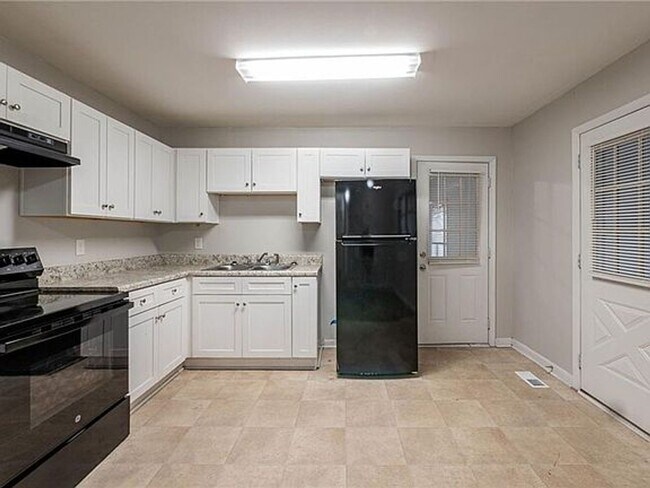 Photo - 1410 Willow Dr