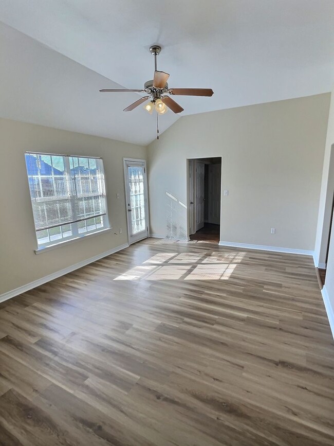 Photo - 3/2 Fireplace, 2 Car Garage St. Martin Schools