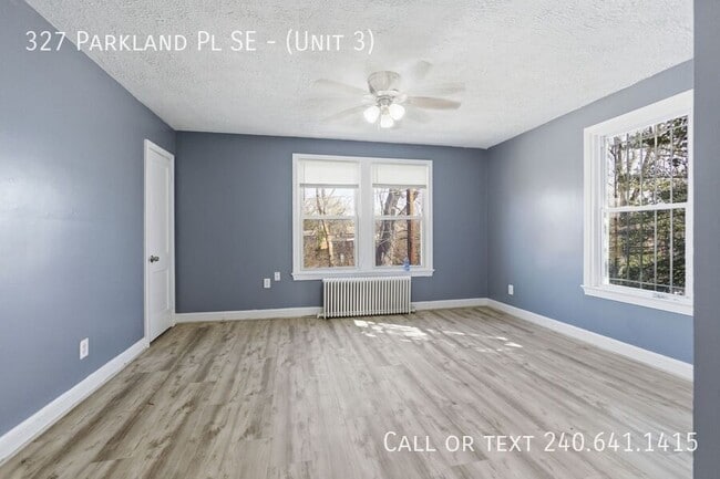 Building Photo - 327 Parkland Pl SE Unit ( 3)