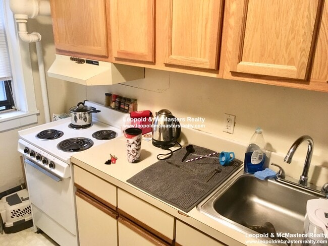 Photo - 70 Peterborough St