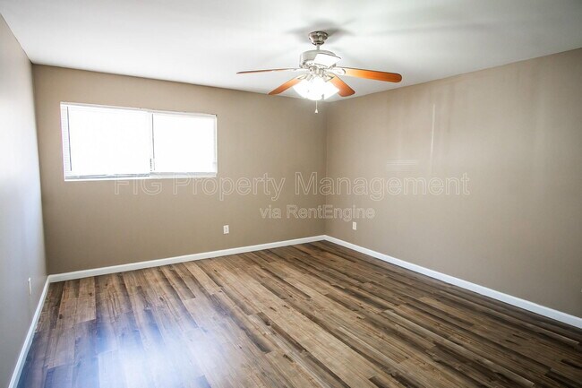 Photo - 924 Chadwick Dr Unit 4