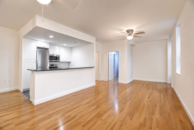 Building Photo - 725 Riverside Dr Unit GA
