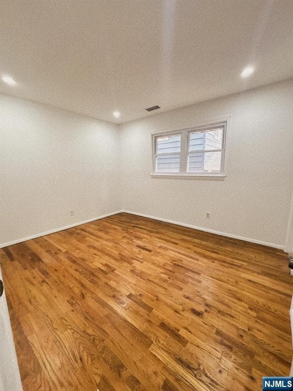 389 De Wolf Pl Unit 1ST FLOOR