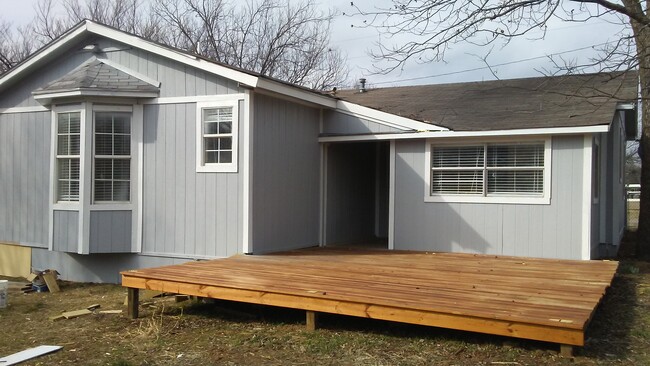Photo - 203 W Eagle St