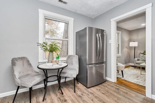 Photo - 624 Effingham Dr