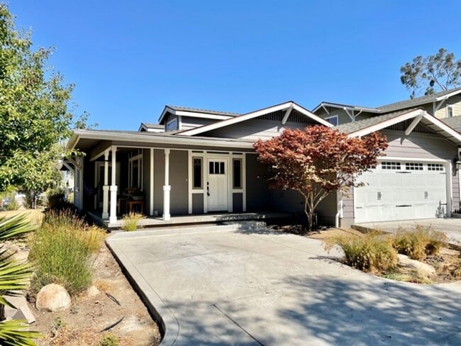 Building Photo - Newer and Upgraded 4 Bedroom 2 Bathroom near Cal Poly