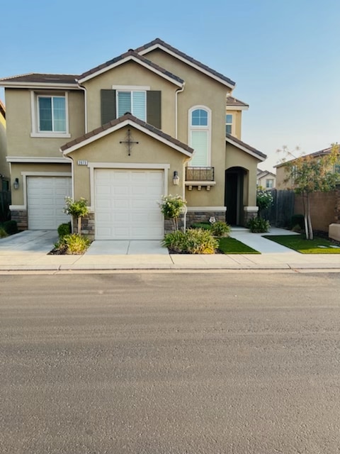 Beautiful home in a great area - 2073 E Christensen Dr House
