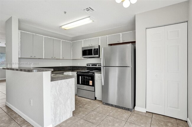 Photo - 5441 SW 41st St