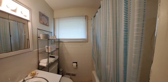 Baño - 9012 Hemlock Dr