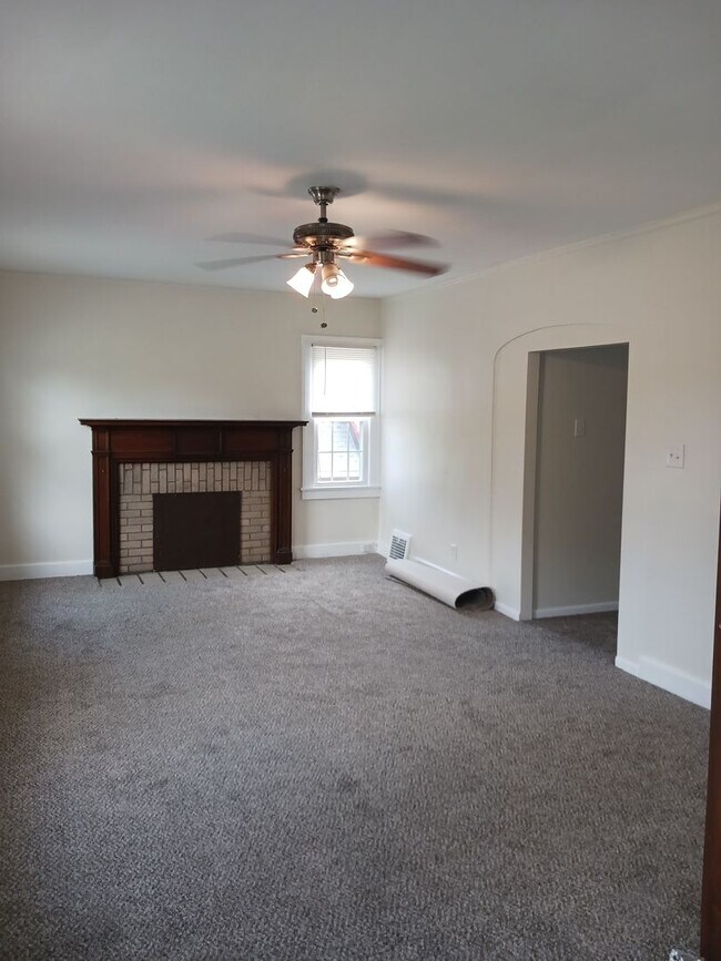 171 Upland Ave Unit 171 2nd floor