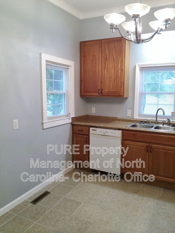 Photo - 179 Booker Dr SW