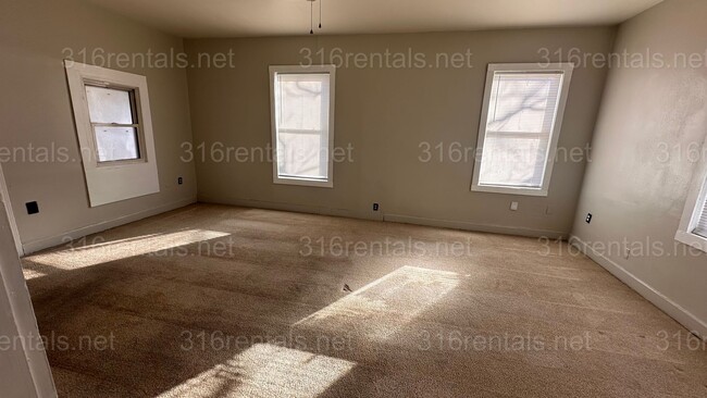 Photo - $900 - 1 bedroom / 1 bathroom - Single Family Home