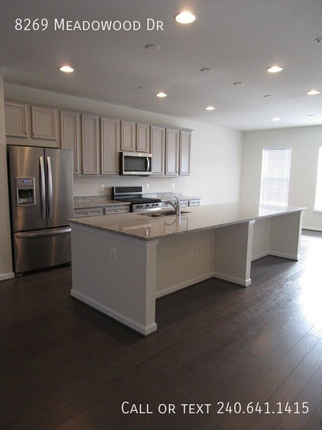 Photo - 8269 Meadowood Dr